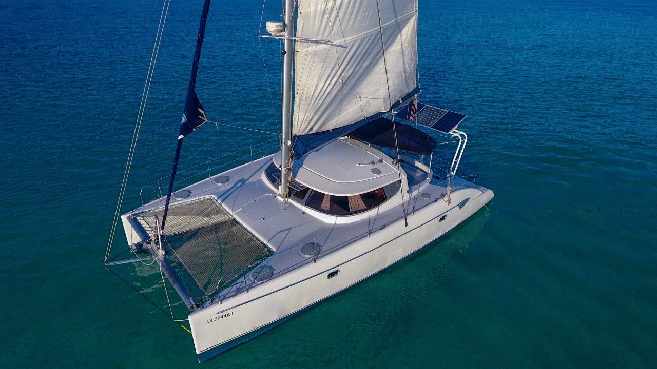 Rent a 40' Catamaran on Boatsetter